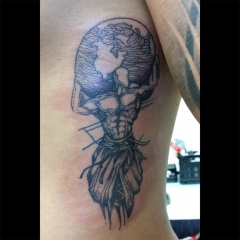 1_man-holding-world-tattoo