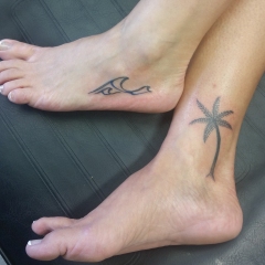 palm-trees-waves-foot-tattoo
